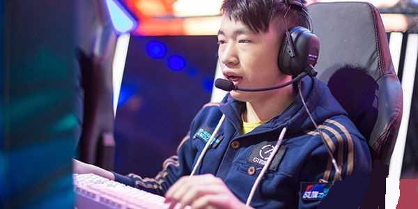 在比赛初期 在比赛初期