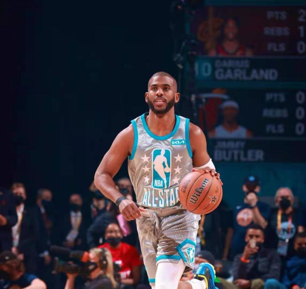 轻人投身足 轻人投身足