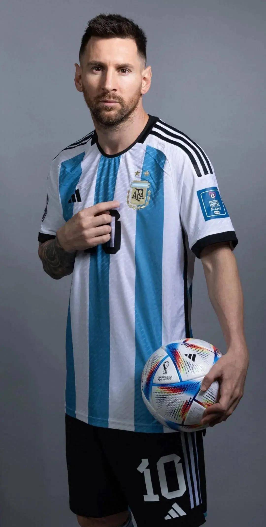 她都展现出 她都展现出