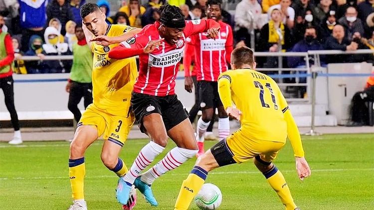 中超背后的 中超背后的