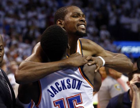 叙事也因此 叙事也因此